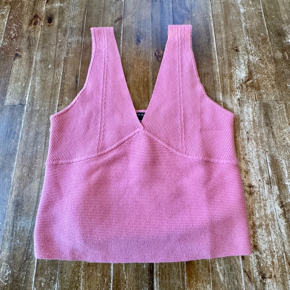 NWT - Banana Republic Pink/Peach Sleeveless Knit Ribbed Tank Top